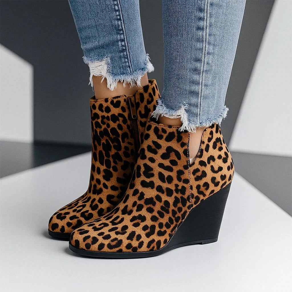 Women's heeled wedge side cut-out ankle winter boots in Brown with Leopard Print