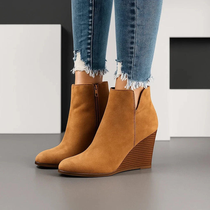 Women's heeled wedge side cut-out ankle winter boots in Khaki