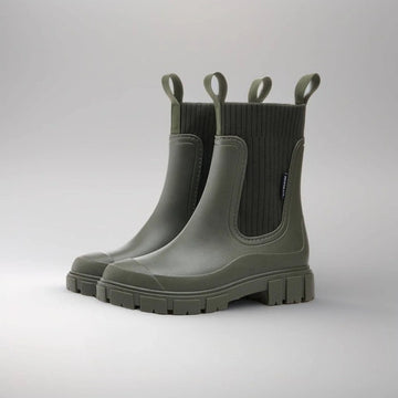 Women's ankle winter boots with ribbed knit shaft - Black