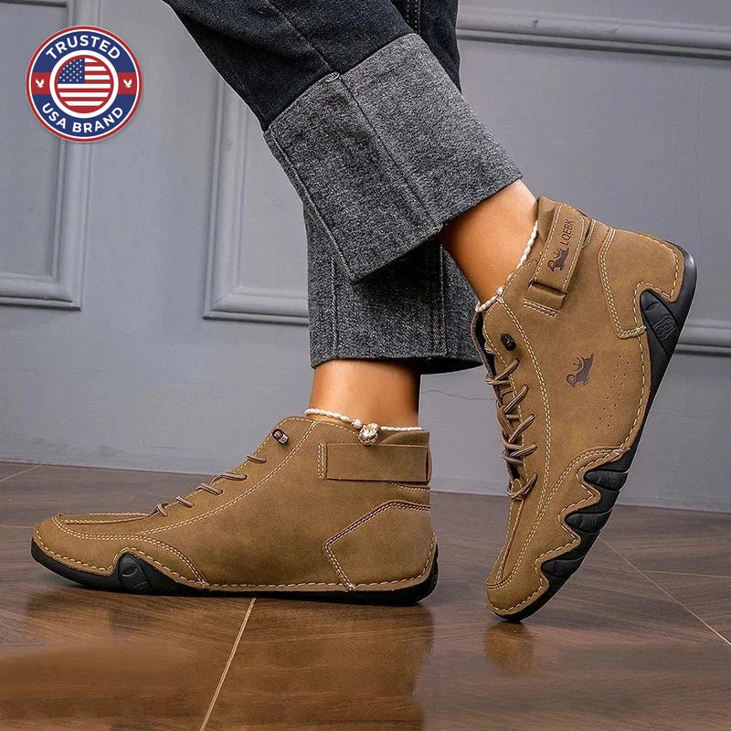 Women's suede lace-up ankle winter boots with contrast stitching - Brown