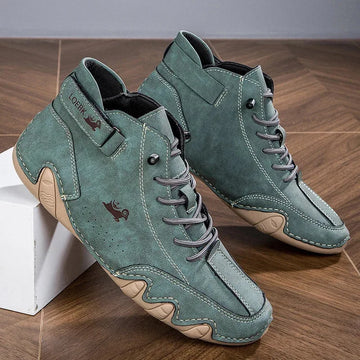 Women's suede lace-up ankle winter boots with contrast stitching - Brown