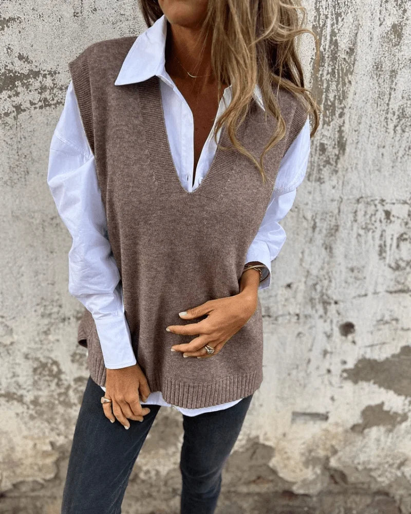 Women's knit v-neck winter sweater with ribbed hem - Brown