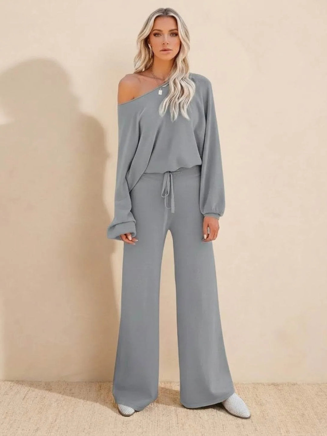 Women's Cropped Winter Sweatshirt and Wide-Leg Pants Lounge Set