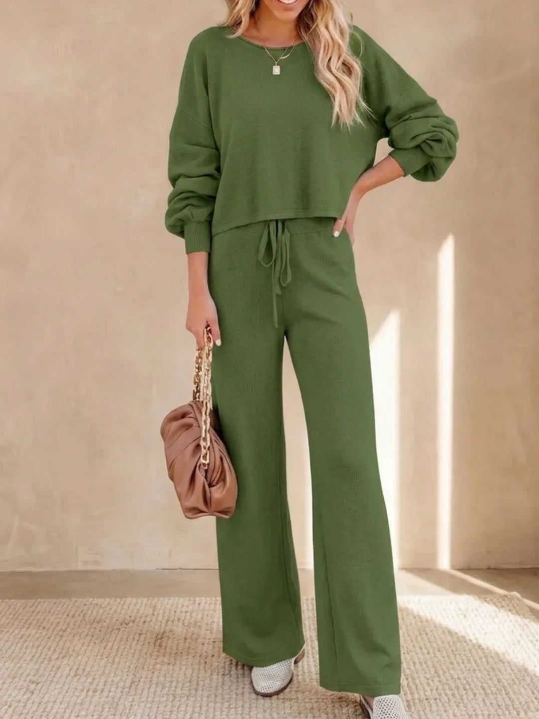 Women's Cropped Winter Sweatshirt and Wide-Leg Pants Lounge Set