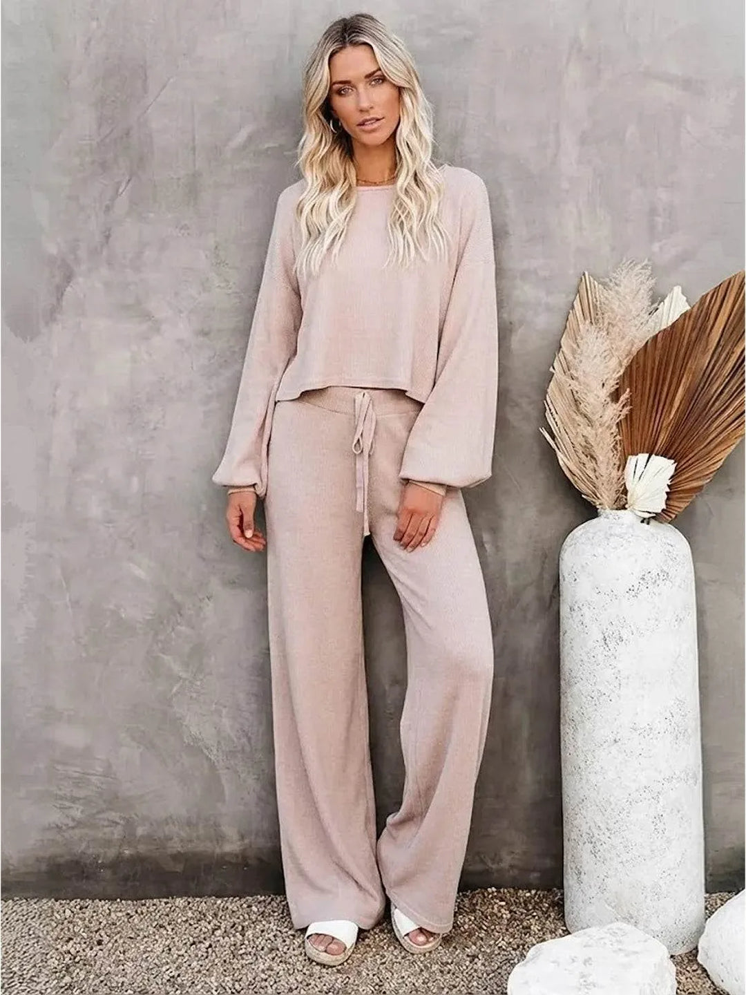 Women's Cropped Winter Sweatshirt and Wide-Leg Pants Lounge Set