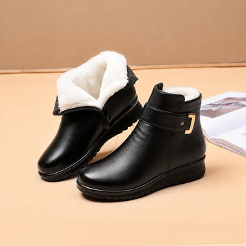 Women's faux leather side zip ankle winter boots with fur lining