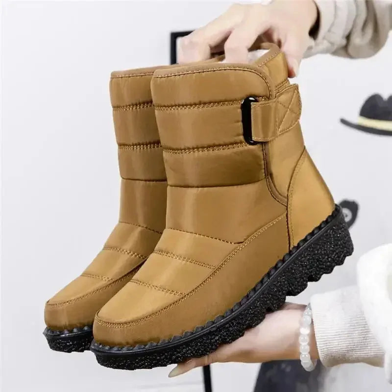 Women's quilted waterproof ankle winter boots