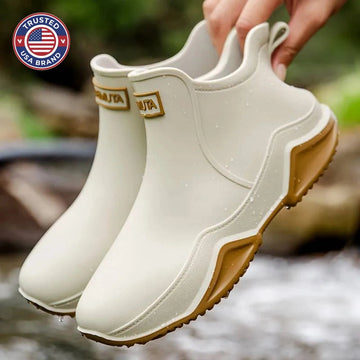 Women's waterproof ankle winter boots with chunky contrast sole