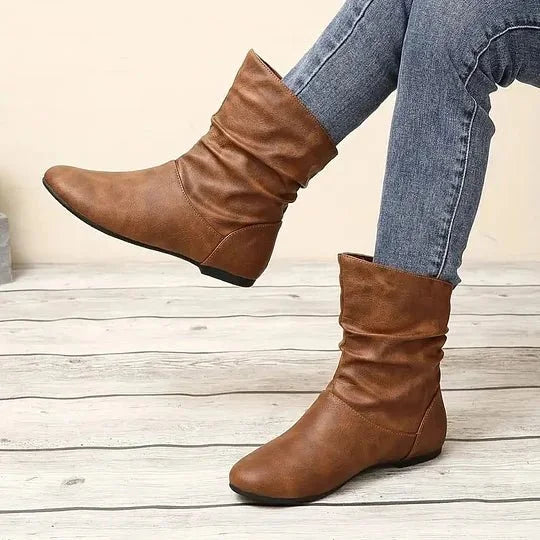 Women's slouched flat ankle winter boots in Brown
