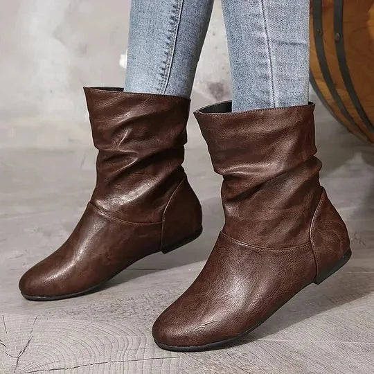 Women's slouched flat ankle winter boots in Dark Brown