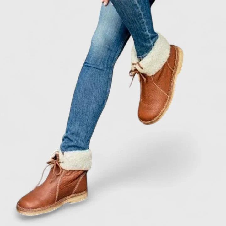 Women's faux leather lace-up orthopedic ankle winter boots with sherpa lining - Red