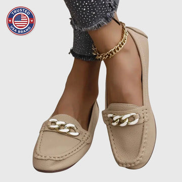 Women's orthopedic winter loafers with gold-tone chain detail - White