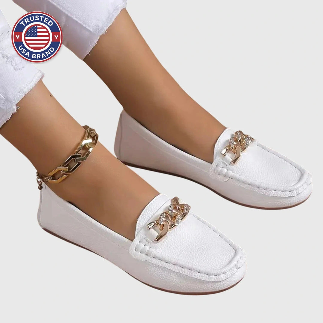 Women's orthopedic winter loafers with gold-tone chain detail - White