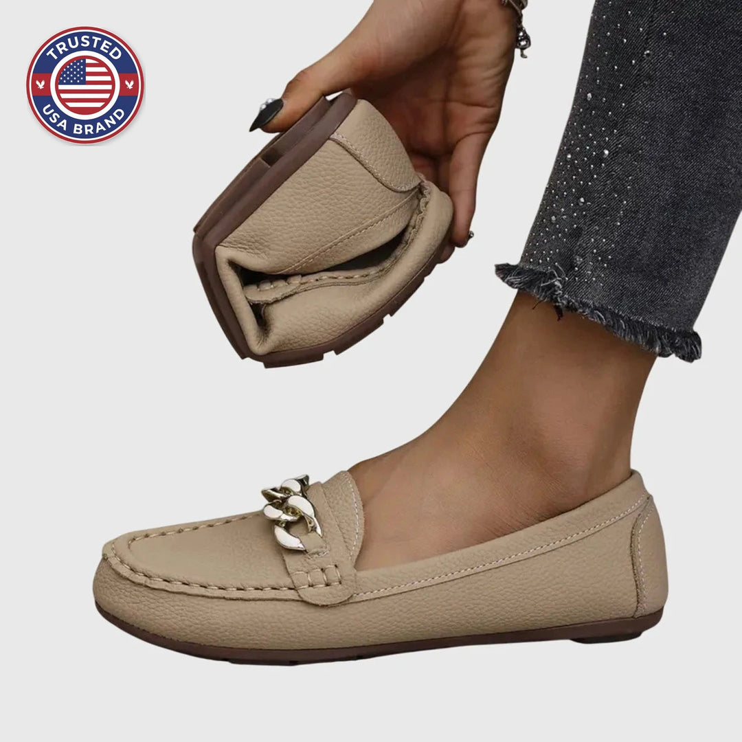 Women's orthopedic winter loafers with gold-tone chain detail - White