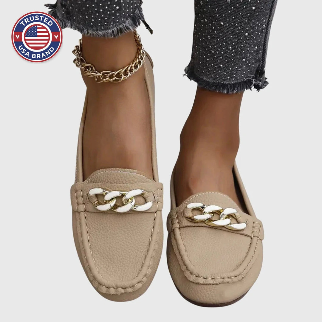 Women's orthopedic winter loafers with gold-tone chain detail - White