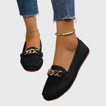 Women's orthopedic winter loafers with gold-tone chain detail - White