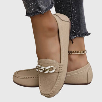 Women's orthopedic winter loafers with gold-tone chain detail - White