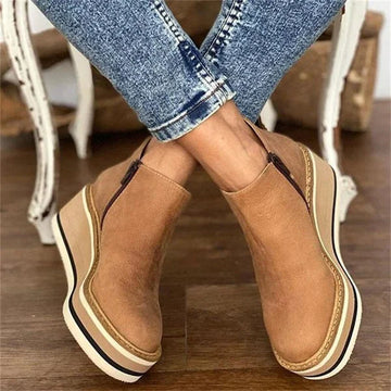 Women's suede side zip ankle winter boots with striped platform sole - Khaki