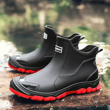 Women's waterproof ankle winter boots with reinforced toe cap - Black