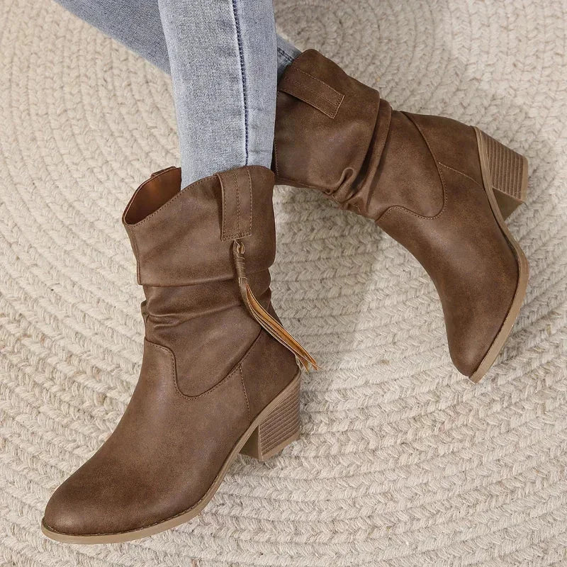 Women's suede ankle winter boots with braided straps - Dark Brown A