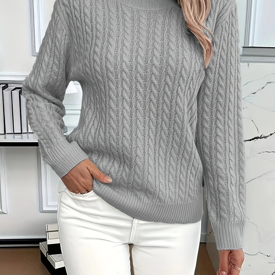 Women's relaxed fit cable-knit round neck winter sweater in Grey