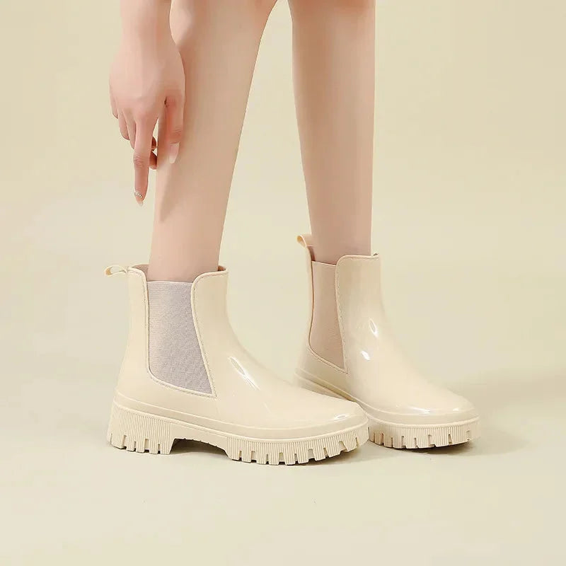 Women's winter chelsea boots, chunky waterproof in Beige