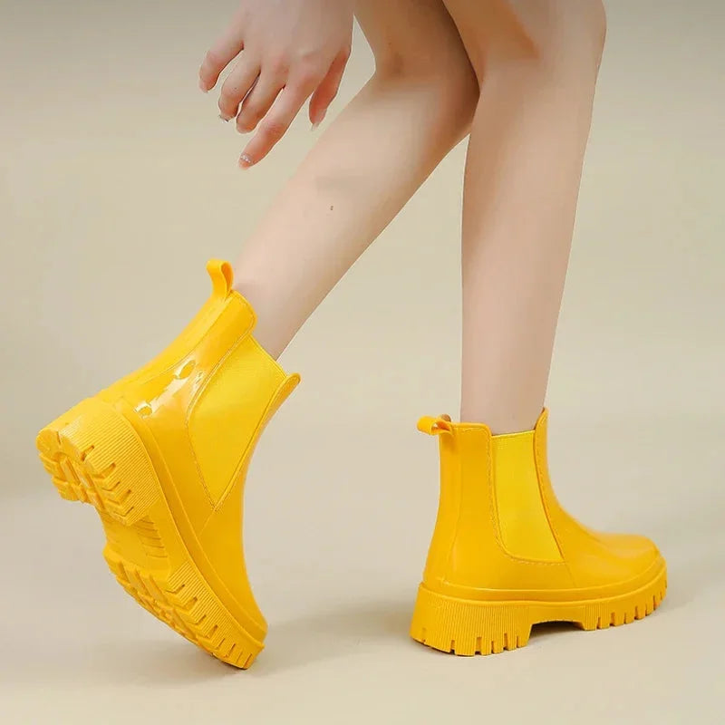 Women's winter chelsea boots, chunky waterproof in Yellow