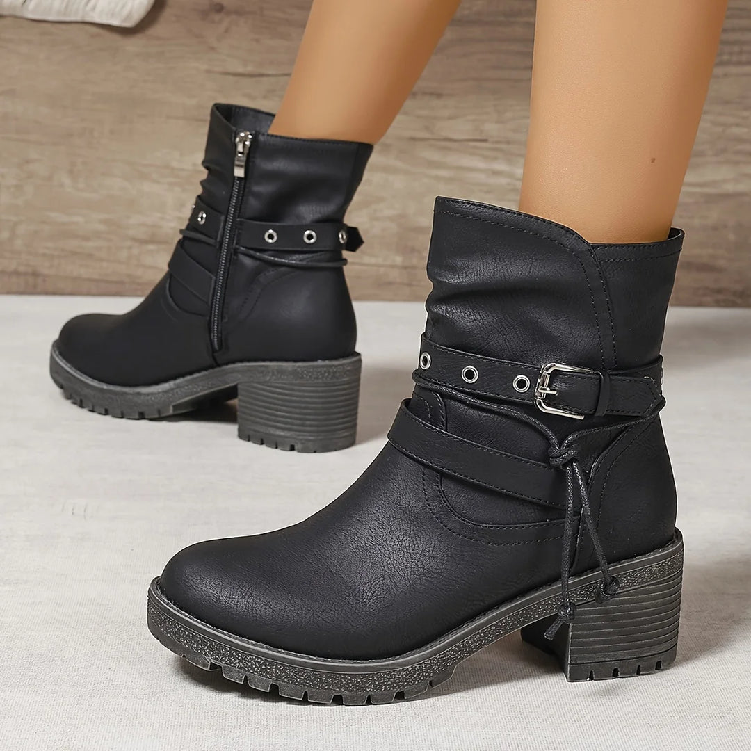 Women's chunky heeled winter ankle boots in Black
