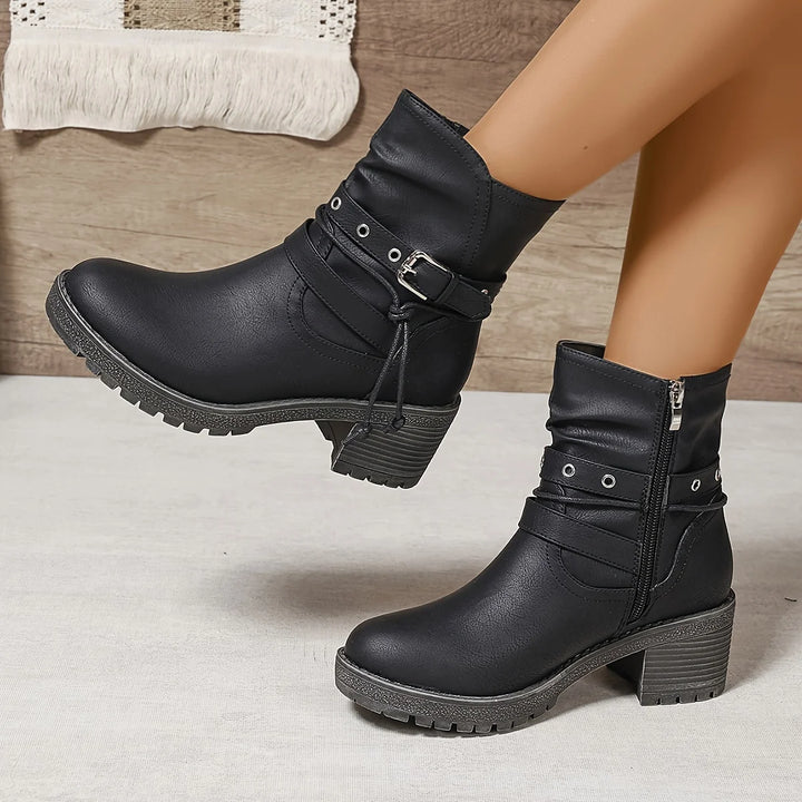 Women's chunky heeled winter ankle boots in Black