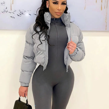 Women's cropped winter puffer jacket with zipper closure in Grey