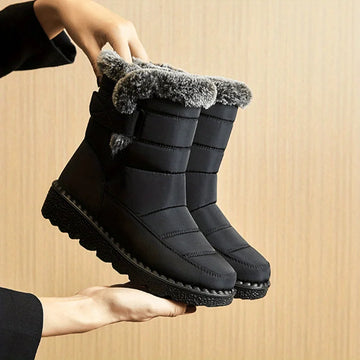 Women's plush-lined ankle winter snow boots in Black