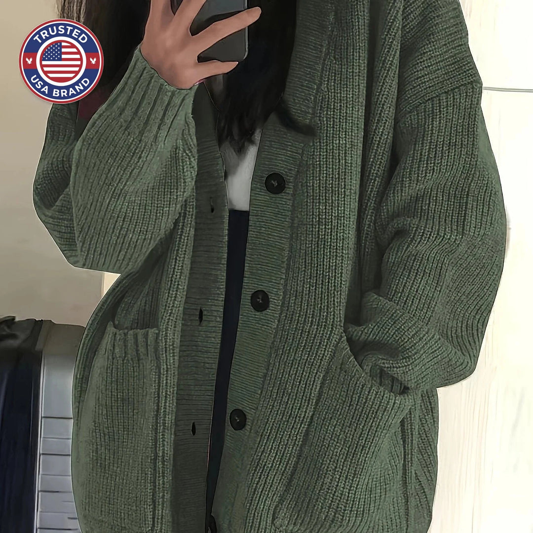 Women's relaxed button-front winter cardigan with pockets