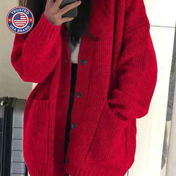 Women's relaxed button-front winter cardigan with pockets