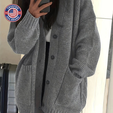 Women's relaxed button-front winter cardigan with pockets