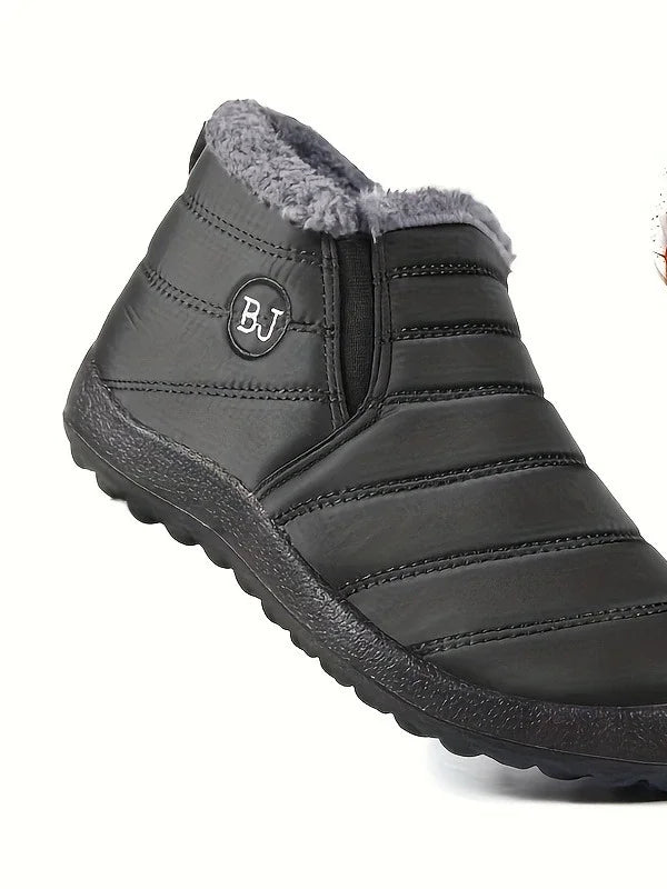 Women's ankle winter snow boots in Black