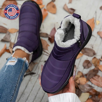 Women's ankle winter snow boots with quilted upper in Black