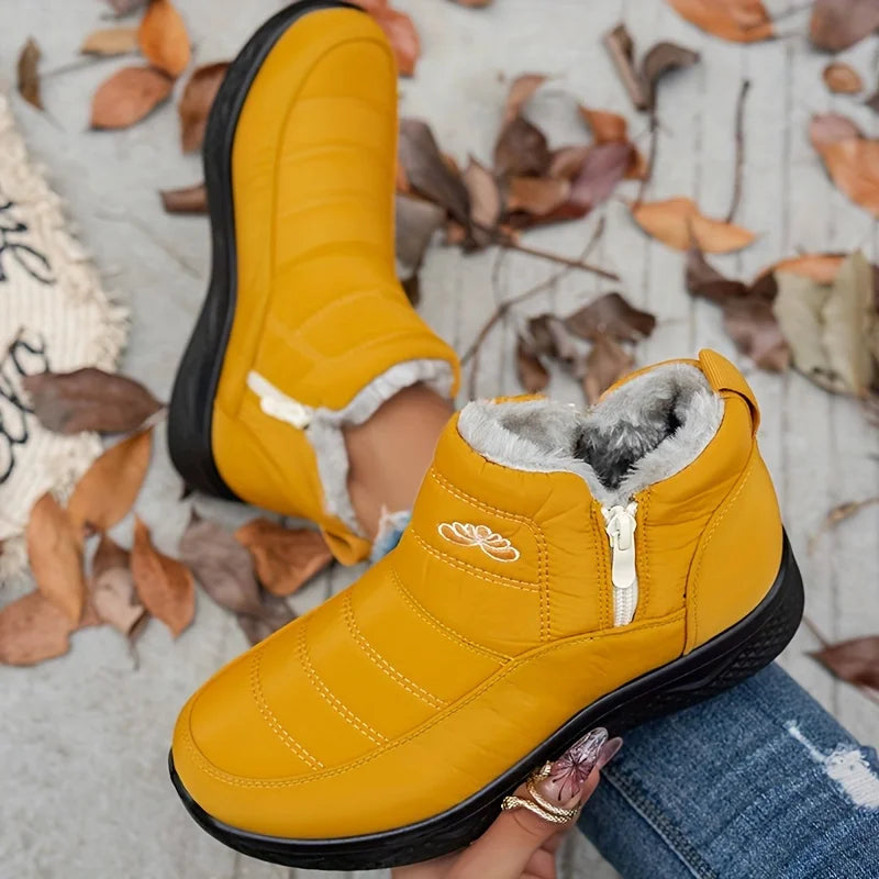 Women's ankle winter snow boots with quilted upper in Yellow